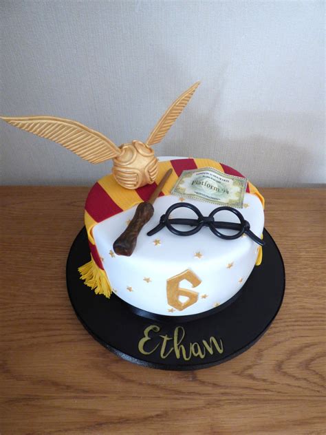 Simple Harry Potter Themed Birthday Cake | Susie's Cakes