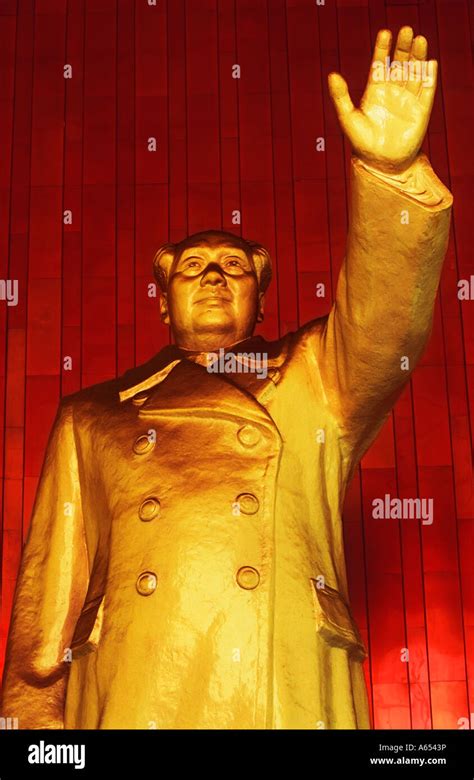 Statue of Chairman Mao Stock Photo - Alamy