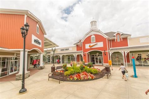 TANGER OUTLETS PITTSBURGH - Updated December 2024 - 79 Photos & 107 ...