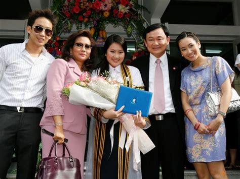 Daughter of ex Thai PM Thaksin extends pre-election poll lead - TODAY