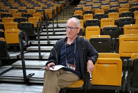 Hockey Broadcaster Mike ‘Doc’ Emrick Retires - The New York Times