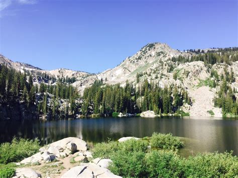 Sierra's View: Hiking Series // Lake Mary