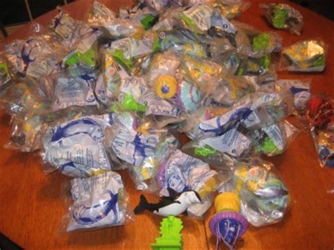 Lot of Sealed 83 Shark Tale Burger King toys