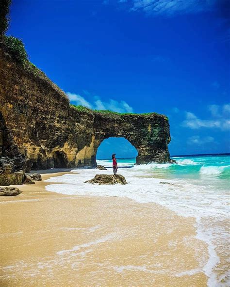 Mbawana, another beautiful beach in Sumba Island, East Nusa Tenggara, #Indonesia Photo by: IG ...