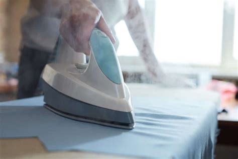 Dry Iron vs Steam Iron: Which is Better?