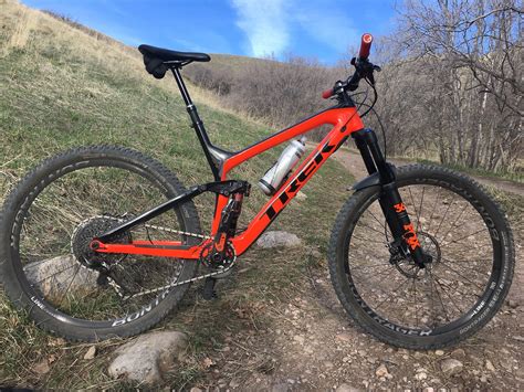 Trek Slash 9.8 - Brock Stewart's Bike Check - Vital MTB