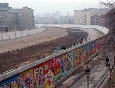 Berlin Wall - Wikipedia