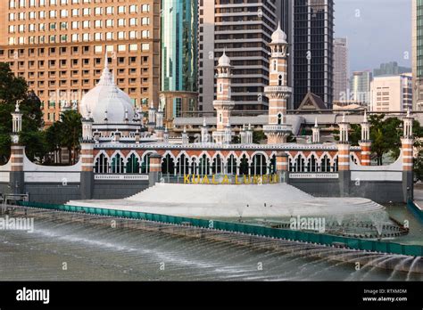 Masjid Jamek (Jamek Mosque), Kuala Lumpur, Malaysia Stock Photo - Alamy