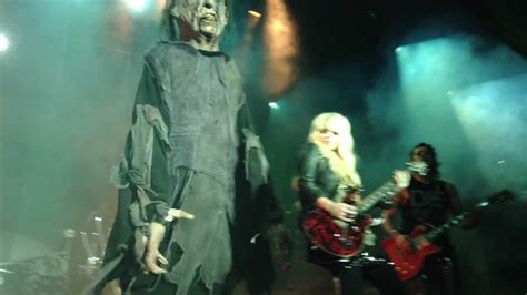 Alice Cooper - Feed My Frankenstein, live at Bournemouth 27/10/2012 - YouTube