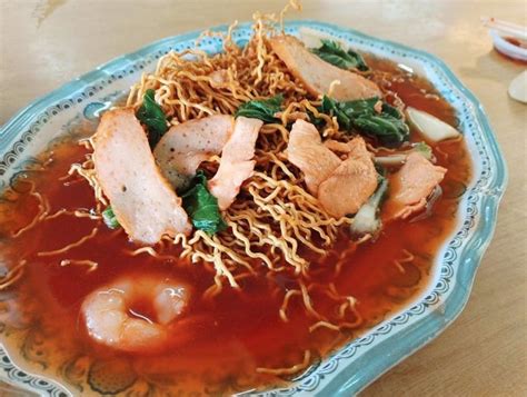 Sarawak Food Trail: 12 Dishes in Kuching You Must Try!