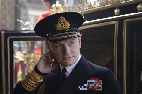 ‘The Crown’ Star Jared Harris Says Royal Family Would Be “Delighted ...