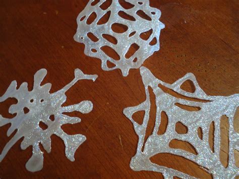 Naturally Homemade: Homemade Snowflake Ornaments and Decorations