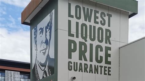 Biggest Liquor Store in Australia, Dan Murphy's - YouTube