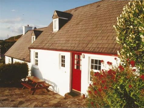 10 Beautiful Irish Getaways | Fishermans cottage, Cottage, Seaside cottage