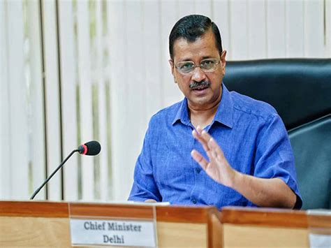 Need to forget differences: Kejriwal tells Rahul over Centre's ordinance