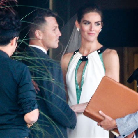 Hilary Rhoda Marries Sean Avery: See Her Unique Wedding Dress!