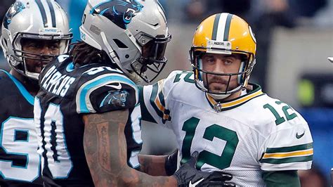 Julius Peppers sacks Aaron Rodgers on fourth down