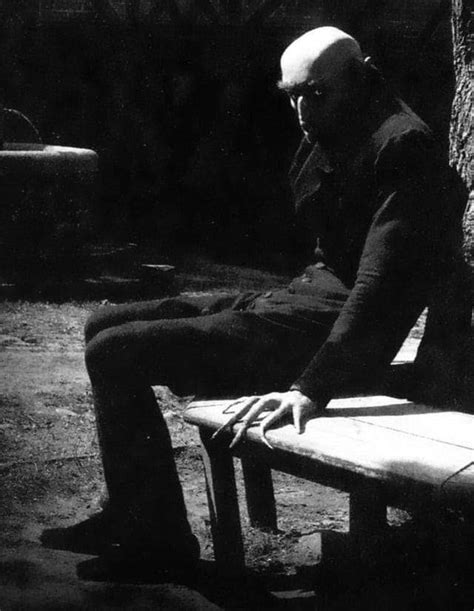 Max Schreck relaxing behind the scenes of Nosferatu, 1922 [640x825] : r/HistoryPorn