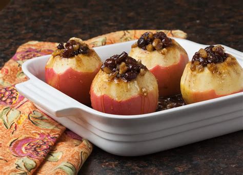 Maple Glazed Baked Apples - SUN-MAID