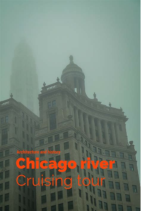 A popular city, architecture and history tour along the Chicago river ...