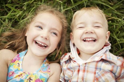 Cómo educar la sonrisa de los niños: consejos prácticos