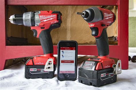 Milwaukee vs DeWalt – Which Tool Brand is Better in 2022