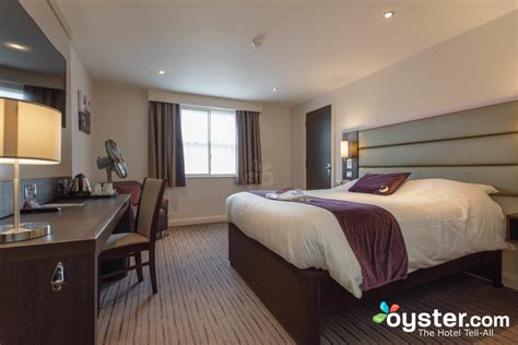 Premier Inn London Twickenham Stadium Hotel - Fayre & Square at the ...