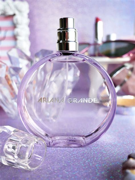 Ariana Grande R.E.M. Perfume Review: Sweet & Dreamy | Everfumed ...