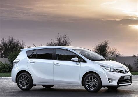 Toyota Verso Hybrid 2015 Photo Gallery #2/9