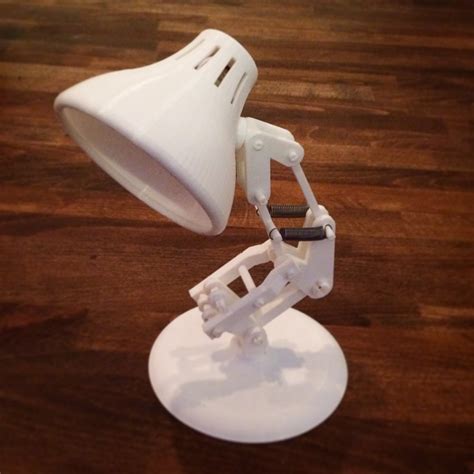 MY NEW 3D PRINTED LUXO JR. PIXAR LAMP HUGE thanks...