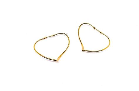 $2,800 Tiffany & Co Elsa Peretti 18K Yellow Gold Open Heart Hoop Love Earrings #TiffanyCo #Hoop ...