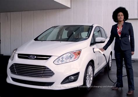 Video: Ford challenges controversial Cadillac ‘USA stereotype’ campaign – PerformanceDrive