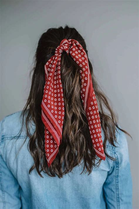 How To Wear A Bandana In Your Hair This Summer - an indigo day