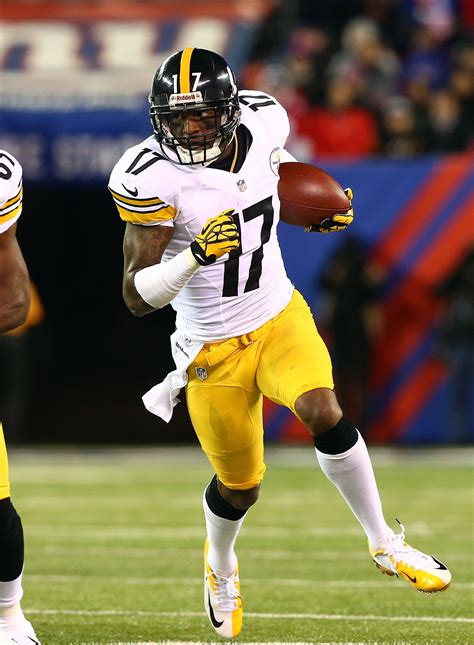 Pin by Neil on Ultimate NFL Quarterbacks | Football helmets, Steelers, Mike wallace