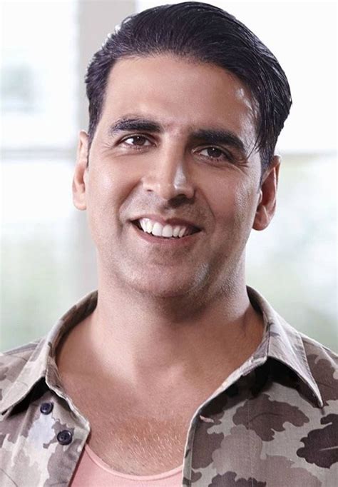 Akshay Kumar Flaunts His Killer Smile – JattDiSite.com