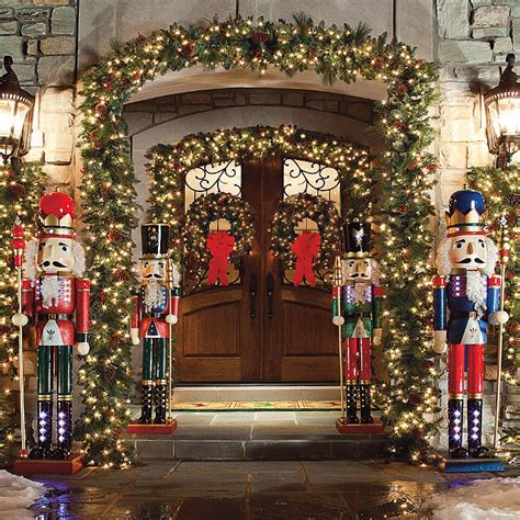 Classic Outdoor Pre-lit Garland | Frontgate