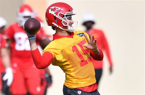 Chiefs' Patrick Mahomes cleared from NFL concussion protocol