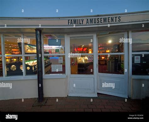 Worthing Lido at early evening Stock Photo - Alamy