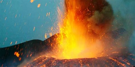 The Mount Vesuvius: One of the most active volcano with ancient ...