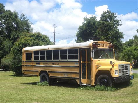 Couple Buys An Old School Bus At Auction. What They Turned I