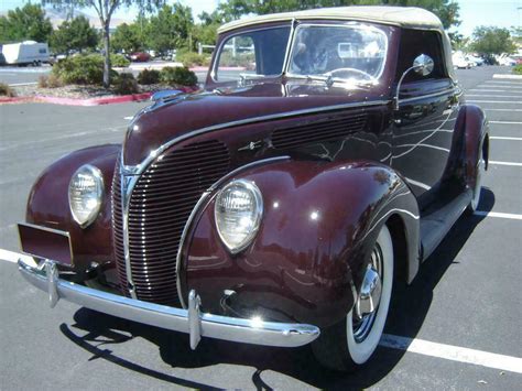 1938 FORD CONVERTIBLE COUPE