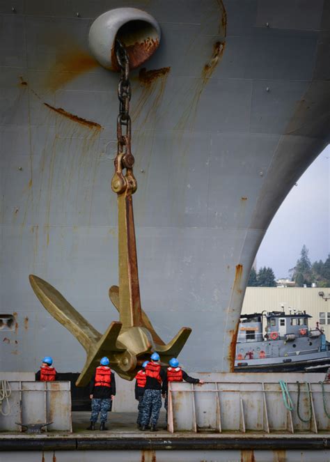 Pulling Their Weight: Anchor and Chain > U.S. Navy - All Hands ...