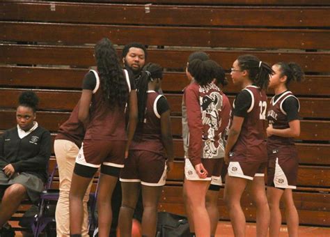 GALLERY: Girls Varsity Basketball- THS vs De La Salle | Multimedia | lafourchegazette.com