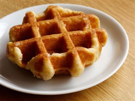 Sour Cream Belgian Waffle Recipe | CDKitchen.com