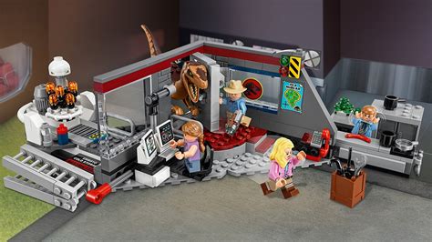 Jurassic Park Velociraptor Chase 75932 - LEGO® Jurassic World™ Sets - LEGO.com for kids