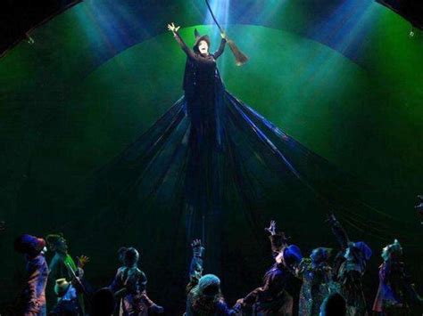 Defying Gravity scene!!! I don't know if that's Idina Menzel or Lindsay Mendez but I know that I ...