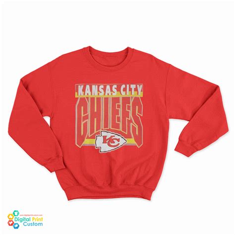 Taylor Swift Wearing Kansas City Chiefs Sweatshirt For UNISEX