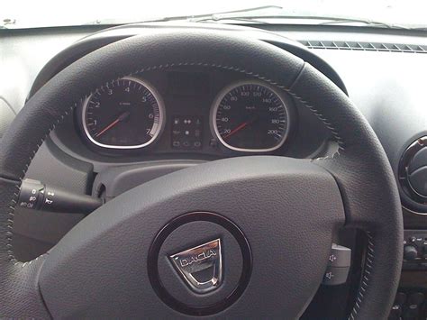 Dacia Duster Interior Pictures - autoevolution