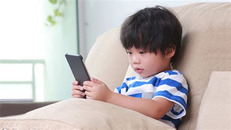 Should we let our kids have smartphones?