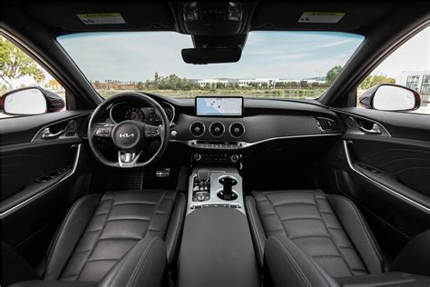 Kia is giving the 2022 Stinger a nicer interior, more tech, and a worthy base engine | Hagerty Media